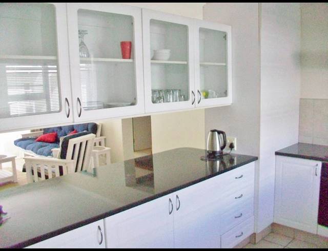 2 BEDROOM APARTMENT FOR SALE IN HARTENBOS CENTRAL